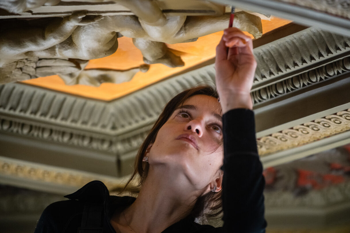 Grafo kabineto lubų restauravimo eiga