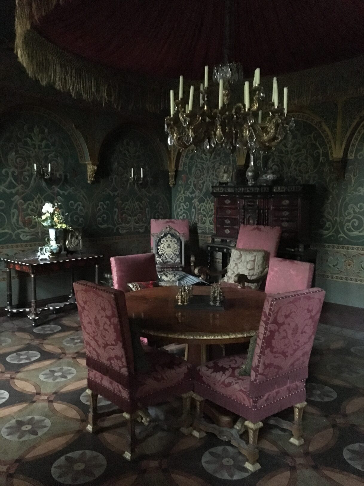 „Jekaterina Didžioji“ (2019) (JAV, UK, rež. Filipas Martinas), kuriame vaidino garsi britų aktorė Helen Mirren.