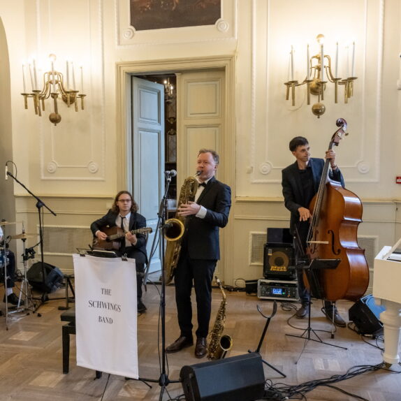 Call for applications for concerts and various events in the manor’s spaces