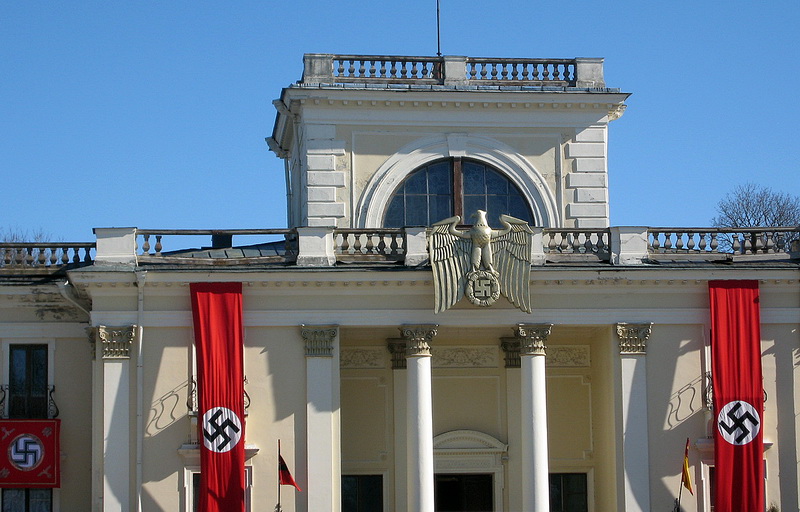 Ispanų režisierius Gerardo Herrero kūrė filmą „Tyla sniege“ (2011), kuriame vaidino garsūs Ispanijos aktoriai Juanas Diego Botto ir Carmelo Gomezas. 