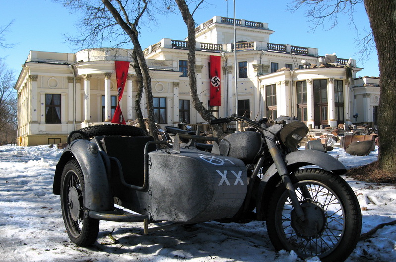 Ispanų režisierius Gerardo Herrero kūrė filmą „Tyla sniege“ (2011), kuriame vaidino garsūs Ispanijos aktoriai Juanas Diego Botto ir Carmelo Gomezas. 