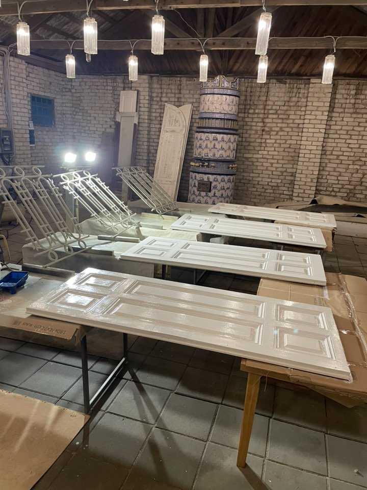 Durų dažymo procesas