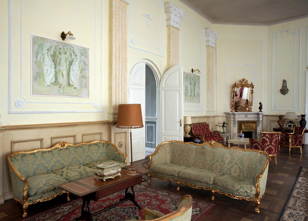 Filmavimo akimirkos, Baltoji salė