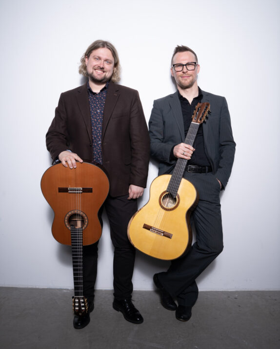 Gitarų duetas STRUNG OUT