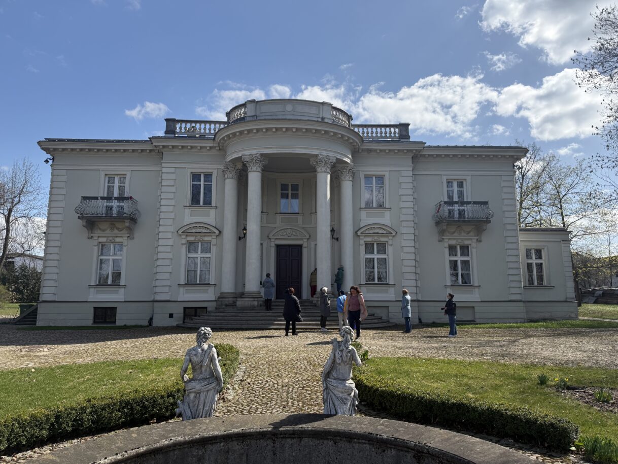 Marchvickių rūmų fasadas